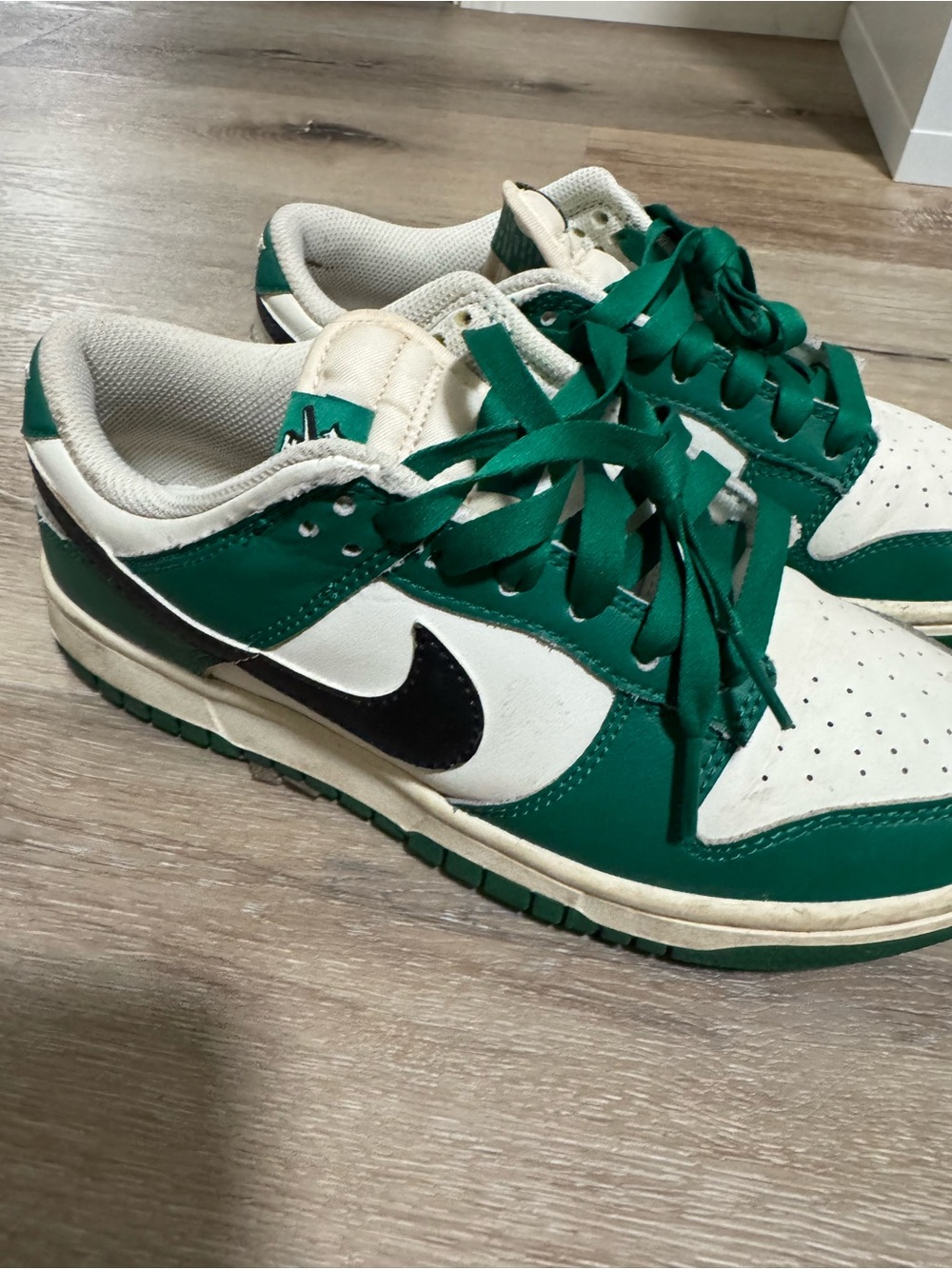 Lottery Dunks - Picture 2 of 3